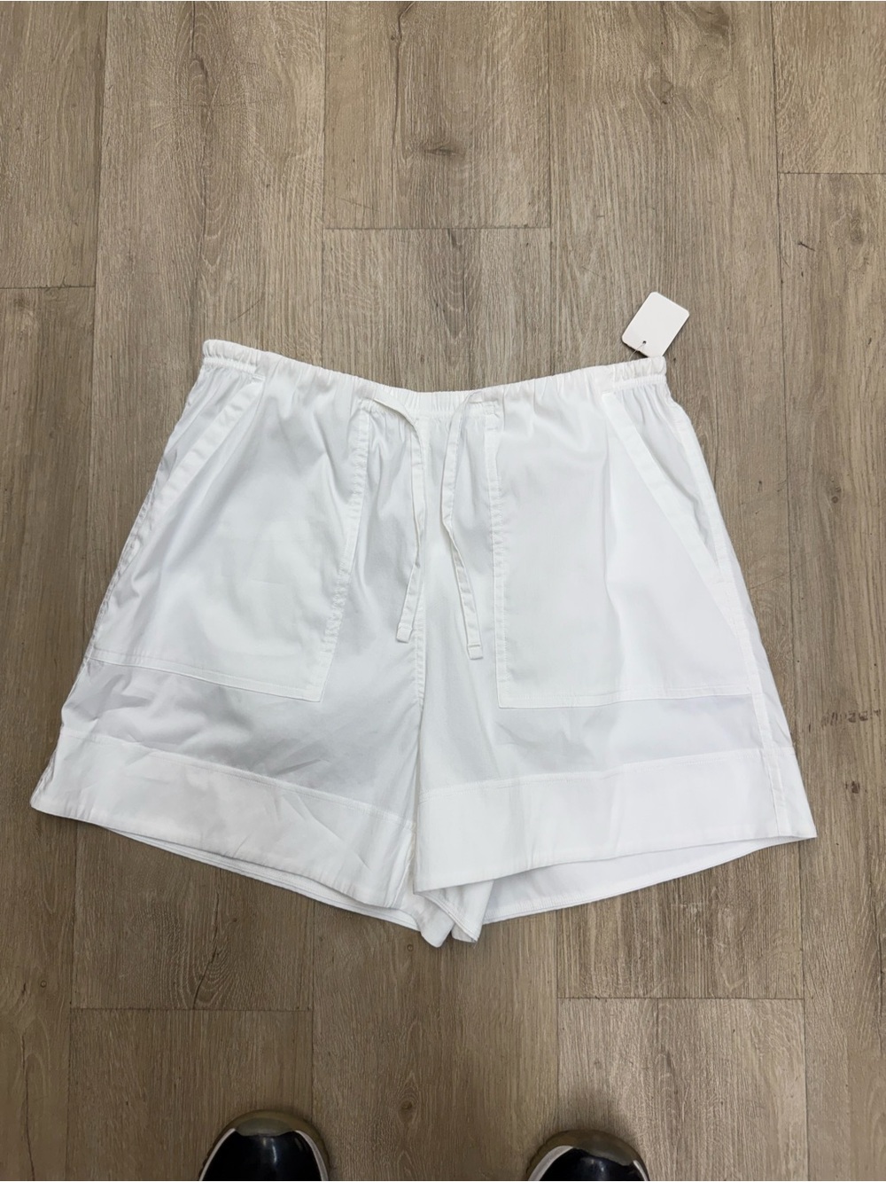 Lululemon Poplin High Rise Shorts Womens Large White Lightweight Airy Sz S